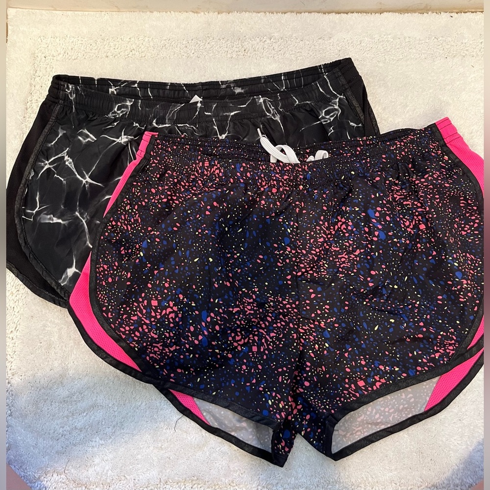 2 pairs soffe low rise running shorts large